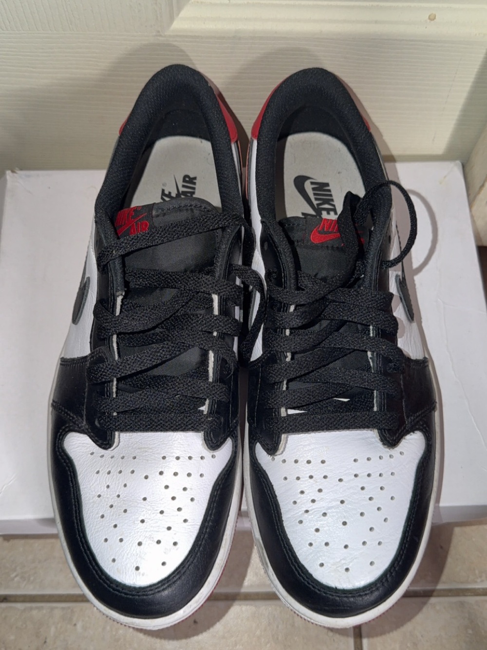 Air Jordan 1 Retro Low OG "Black Toe" Size 9